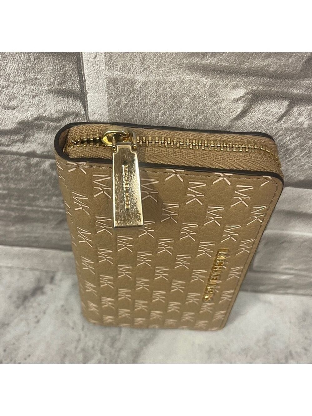 Michael Kors Large Charm Camera Crossbody Bag & Matching Wallet Set Camel/Brown - Picture 12 of 12
